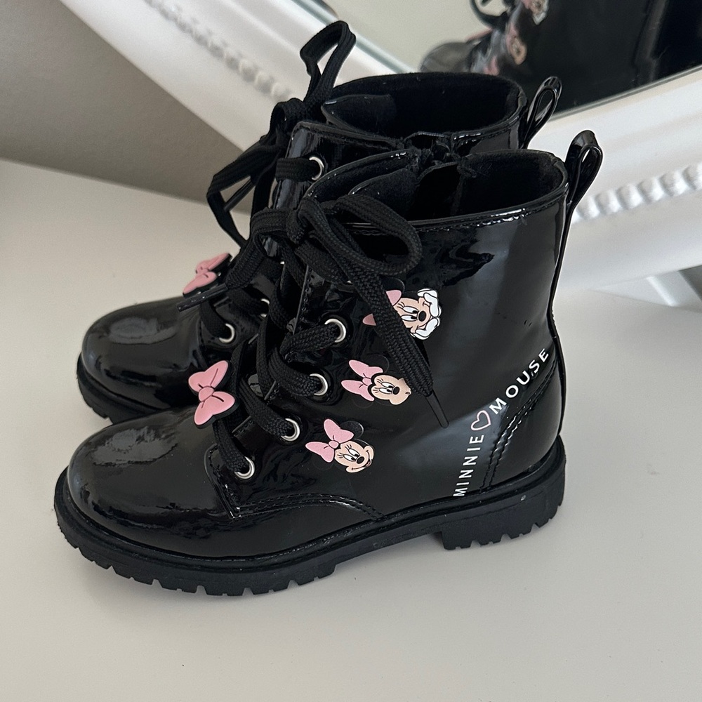 Minnie Mouse Girl Boots Size 10 - Picture 3 of 6